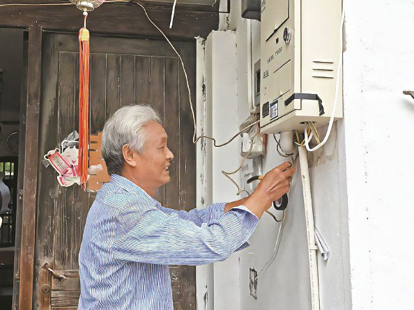 “有老张在，我们用电从来不愁”